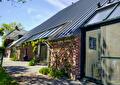 Woning met strak afgewerkte dakbeplating